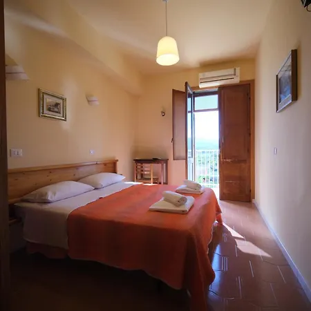 Hotel-Pensione 4 Stagioni Hotel *