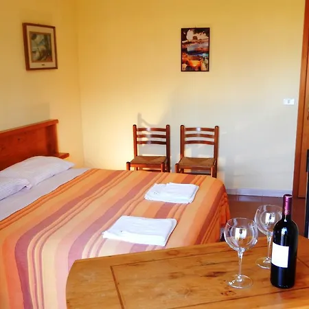 Hotel-Pensione 4 Stagioni Hotel Falcone